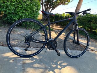 Specialized Crosstrail Sport Disc Hybrid Bike (M - 700c/29”)