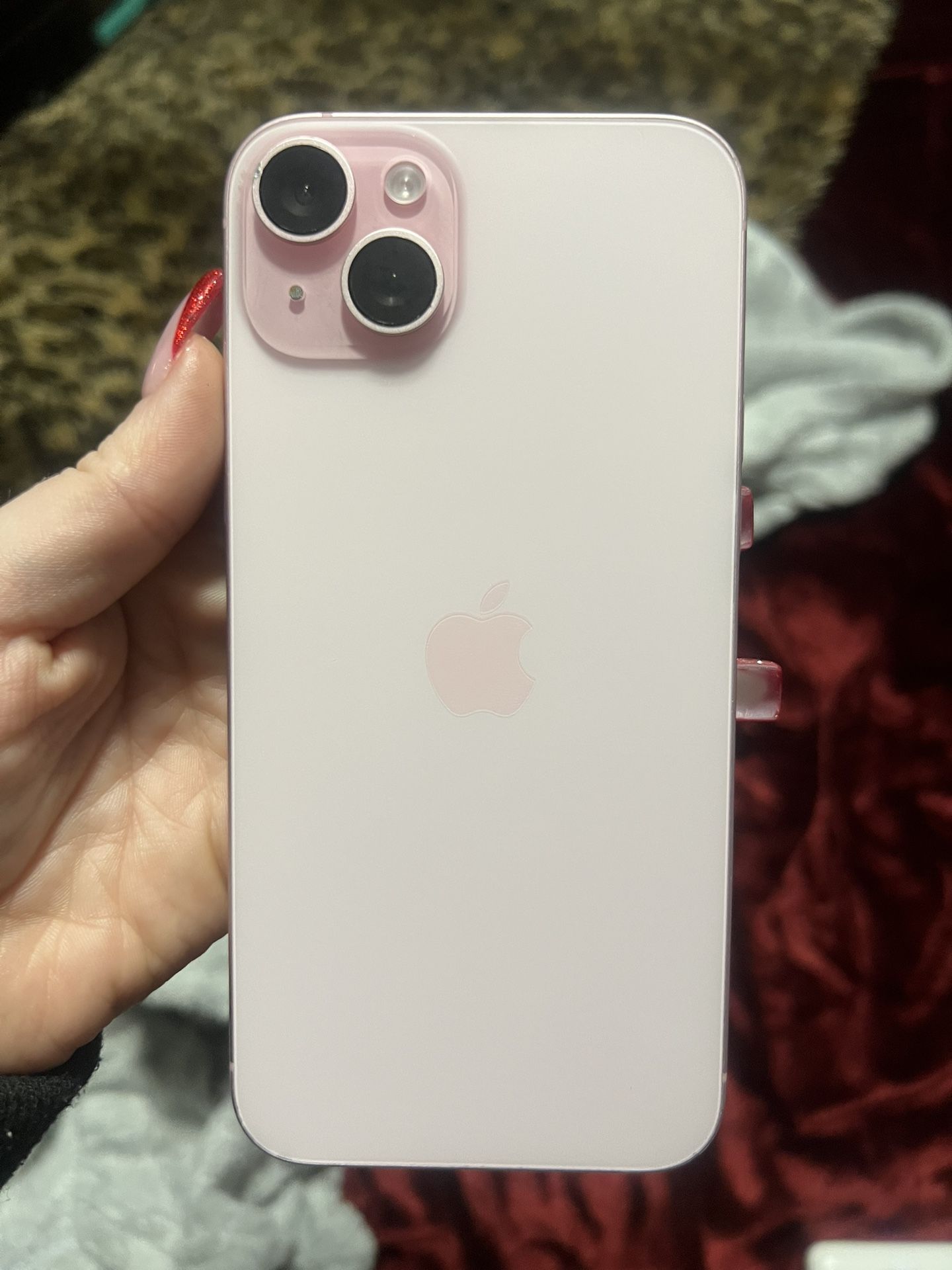 iPhone 15 Plus Pink