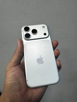 iPhone 17 pro  Unlocked