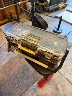 Dewalt tote box