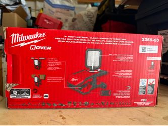 Brand New Milwaukee Rover M18 Clamping flood Light 2000 Lumens  (2359-20)