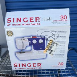 Singer Mechanical Sewing Machine Model 1725 30 Stitch Functions New In Box