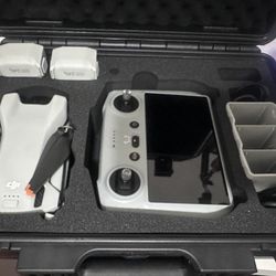 DJI Mini 3 Fly More Combo (DJI RC)
