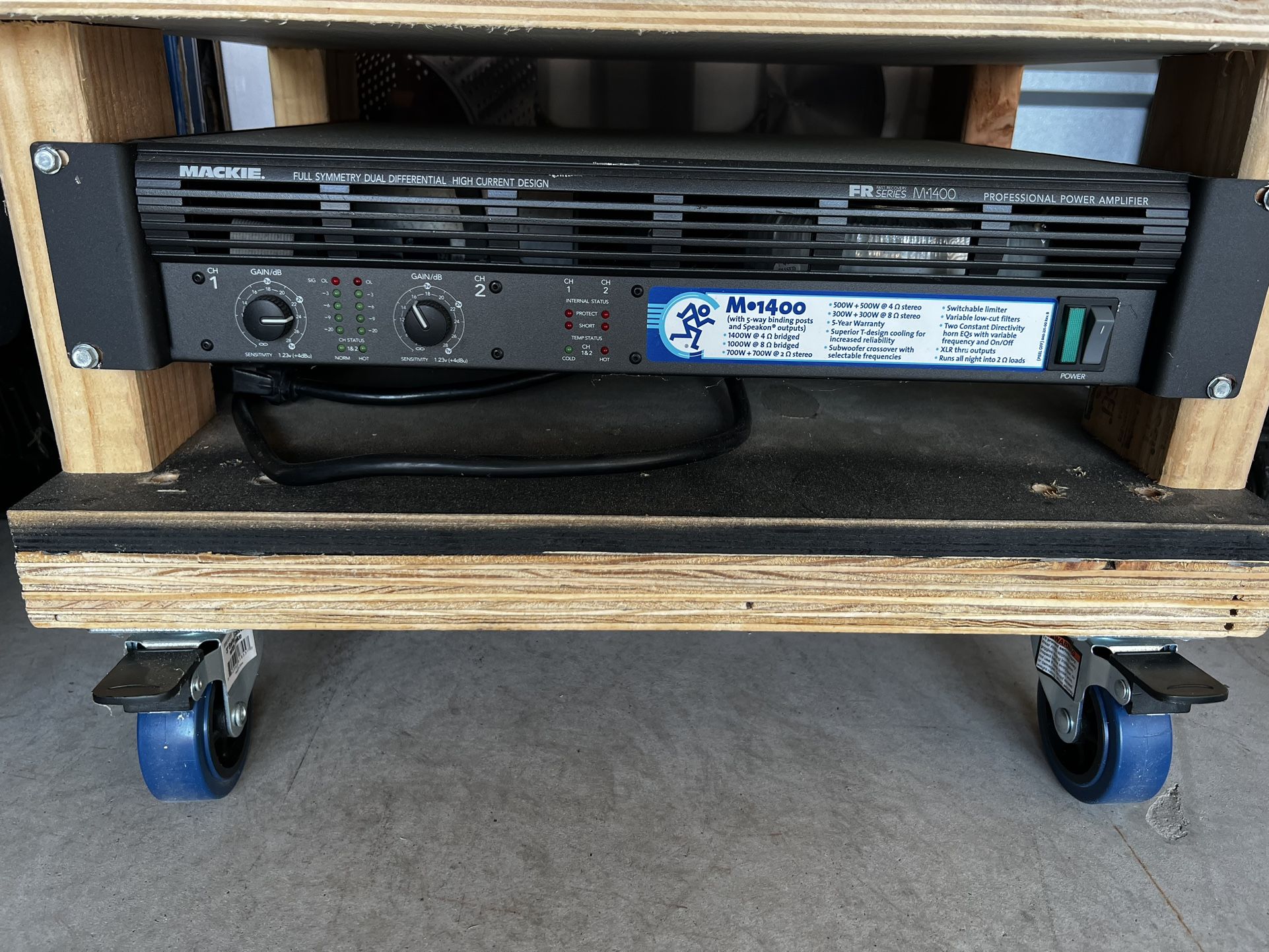 Mackie M1400 Professional Power Amplifier for Sale in Richmond, TX