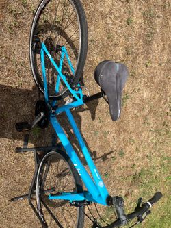 Woman’s bike hybrid