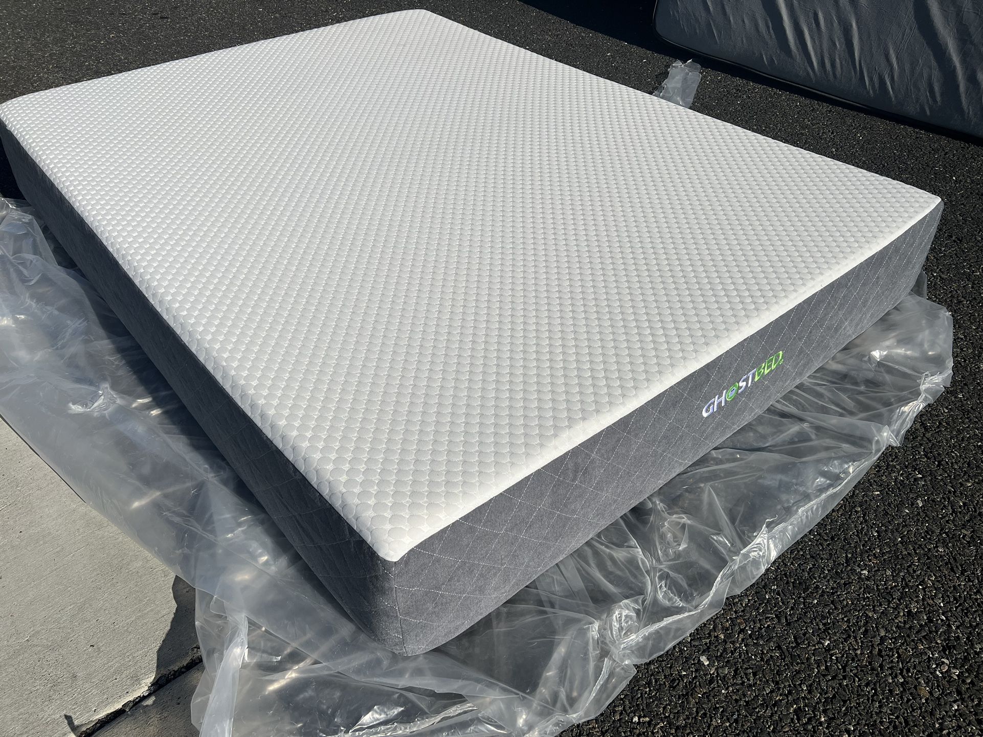 Brand New Queen Mattress ! Queen Size Mattress ! Ghostbed Mattress ! Ghost Bed Classic Mattress ! Free Delivery