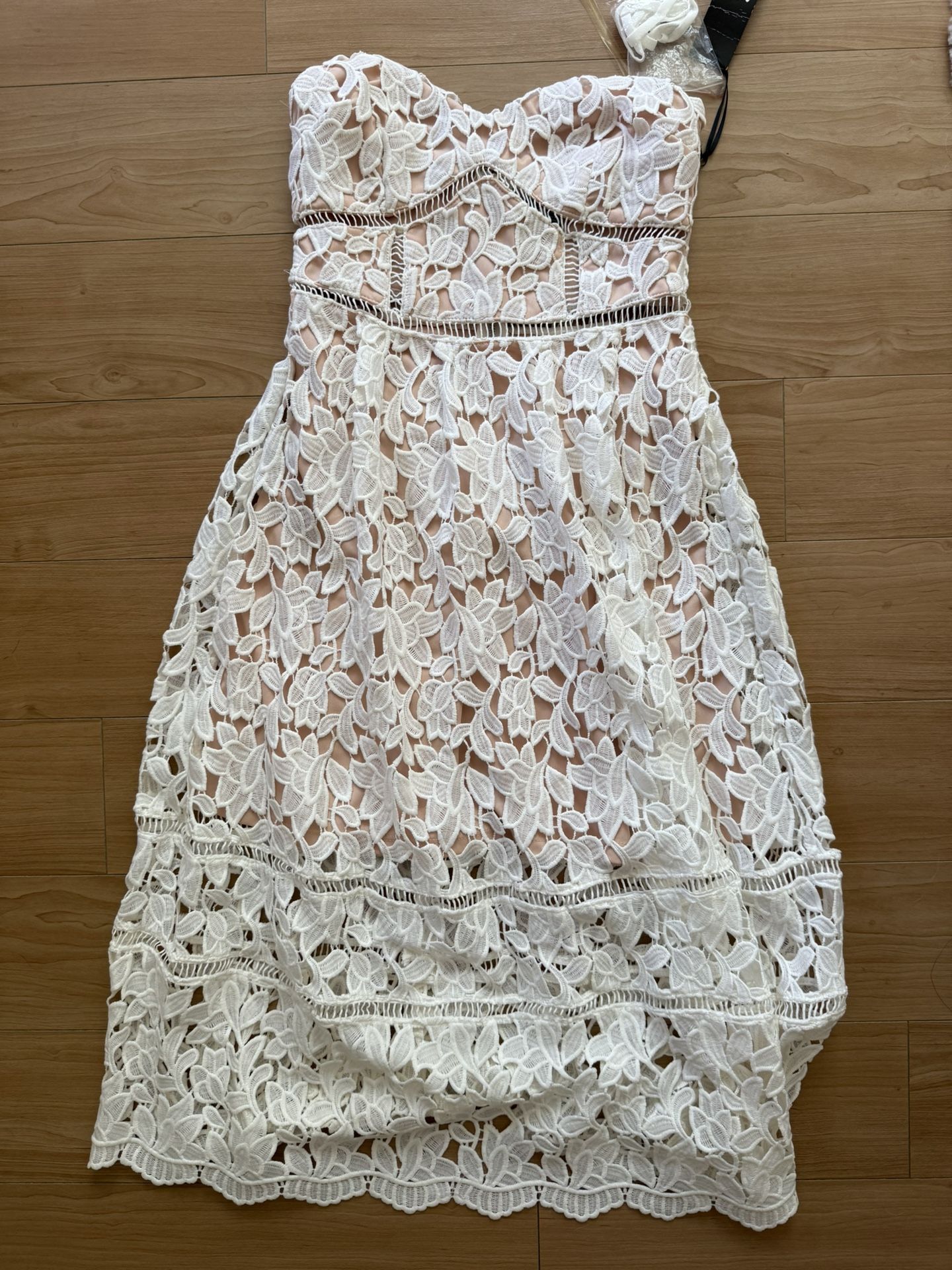 White Floral Lace Lulus Dress size small new
