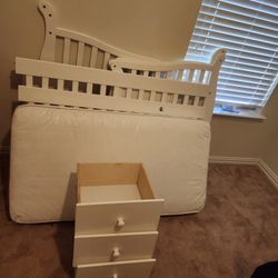 Sorelle Princeton Elite Crib with Changing Table + Mattress 
