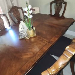 Kevin CHARLES Dining Table 