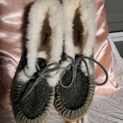 Green Sorel Slipper Boots