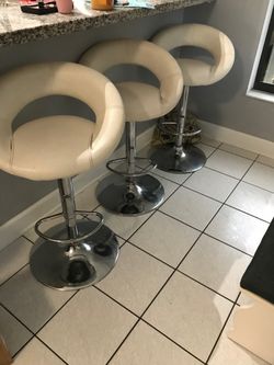 3 barstools