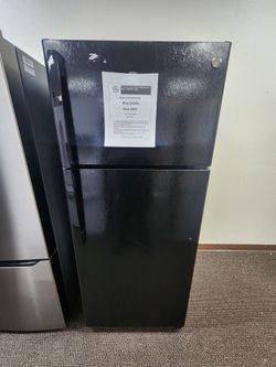 17.5 cu. ft. Top Freezer Refrigerator in Black, ENERGY STAR