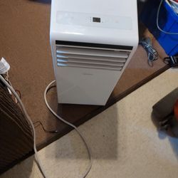 Air Conditioner With Remote Practically New