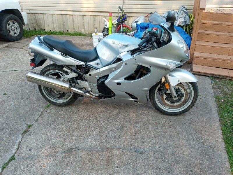 Kawasaki ninja. Zzr 1200