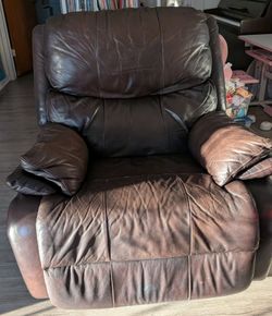 Manual leather recliner
