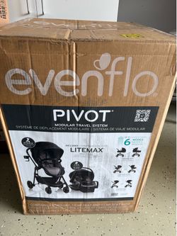Evenflo Pivot Car Seat and Stroller w Bassinet