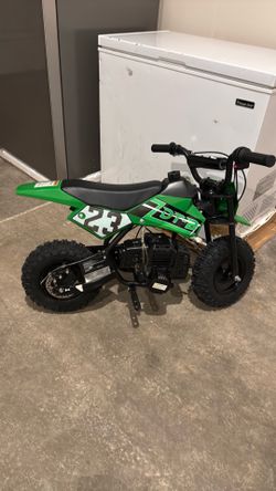 Small dirt bike