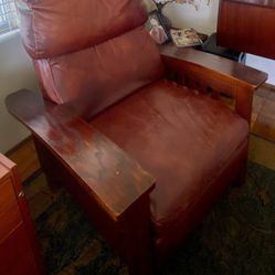 Mission Wenlock Fudge Leather Recliner