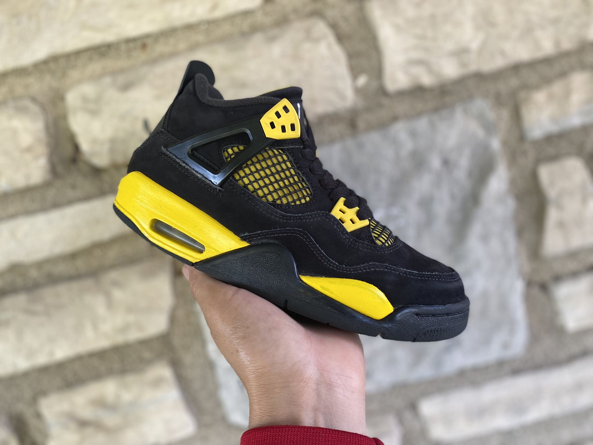 Air Jordan 4 Yellow Thunder ( pick up only ) size 5.5y
