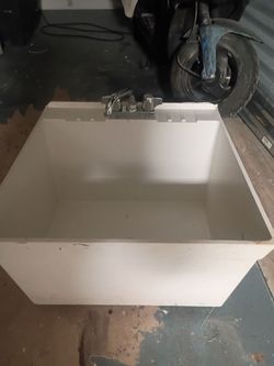Slop sink