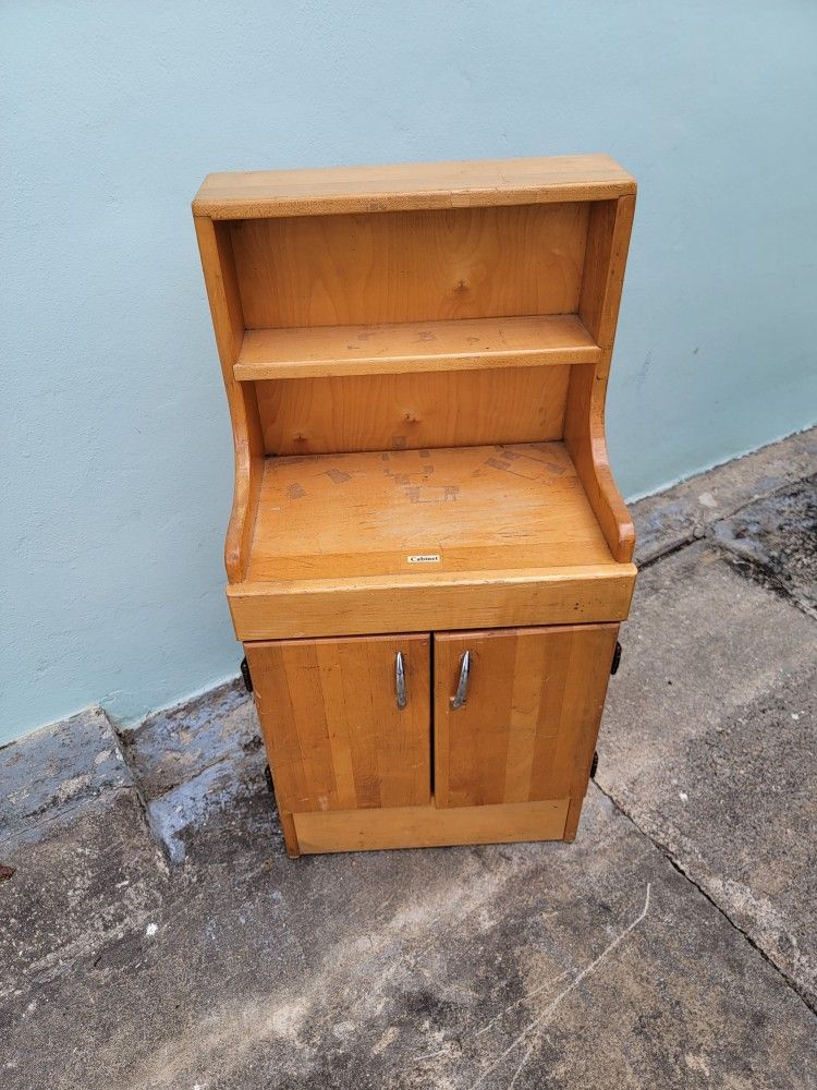 Daycare CLOSING Chairs Desk White Boards for Sale in Hialeah, FL OfferUp