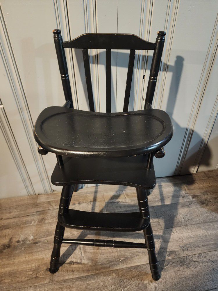Classic Wood High Chair