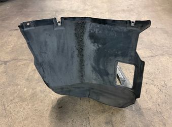 BMW E46 330i 325i DRIVER FRONT FENDER LINER GUARD