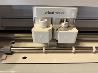  Cricut Maker - Smart Cutting Machine - With 10X