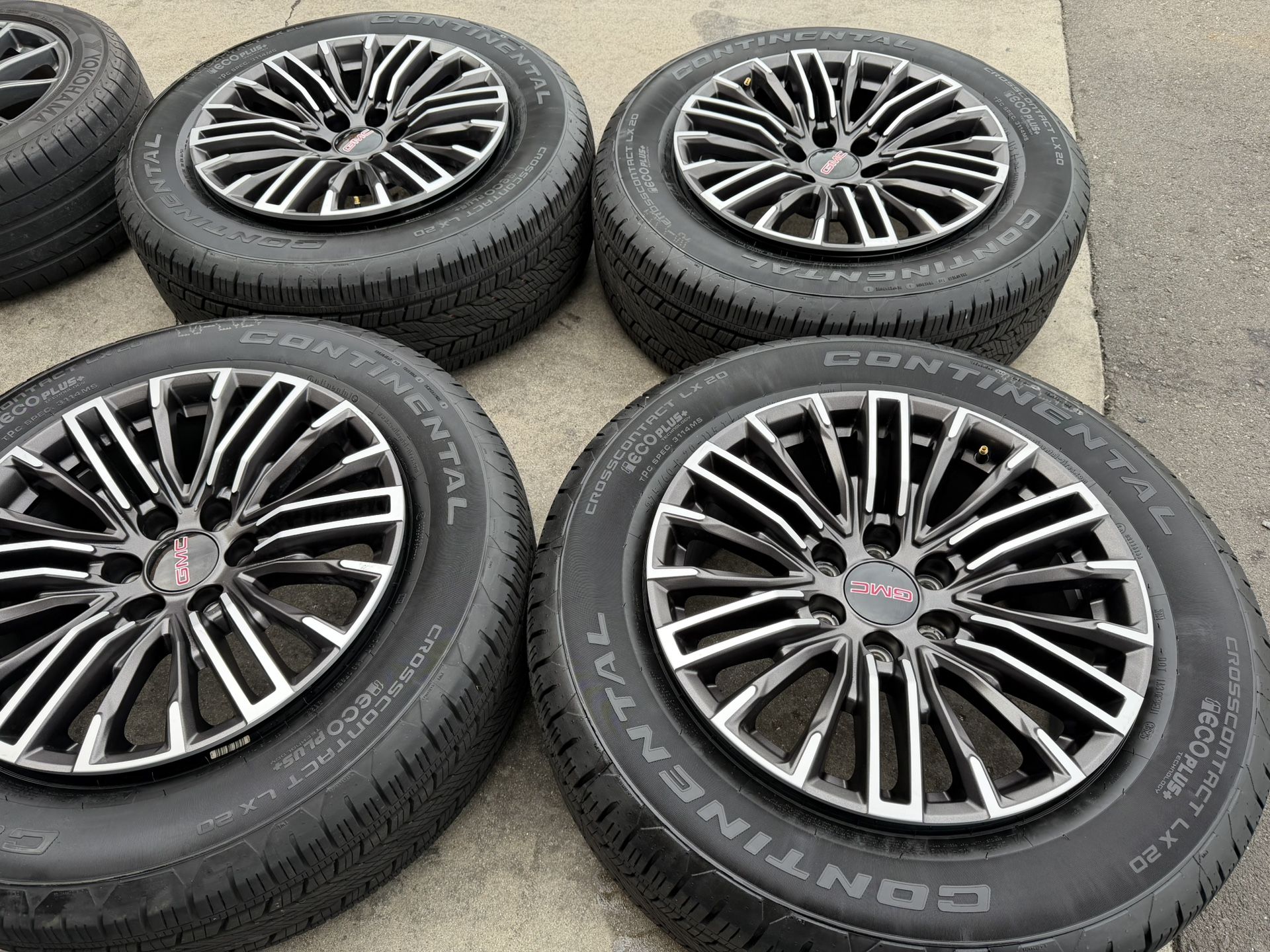 20” GMC Yukon OEM Factory Wheels Continental Tires 2026 Model Rims