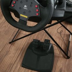 Logitech Momo Racing Steering Wheel 