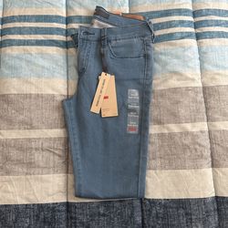 New! Levi Super Skinny Jeans