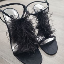 Black Feather Nine West  Heels Size 7.5