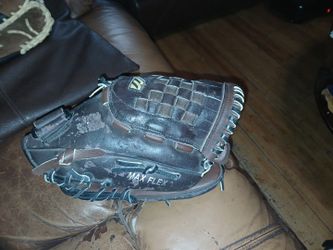 Mizuno Max Flex Model RHT 12" Black Baseball Glove 