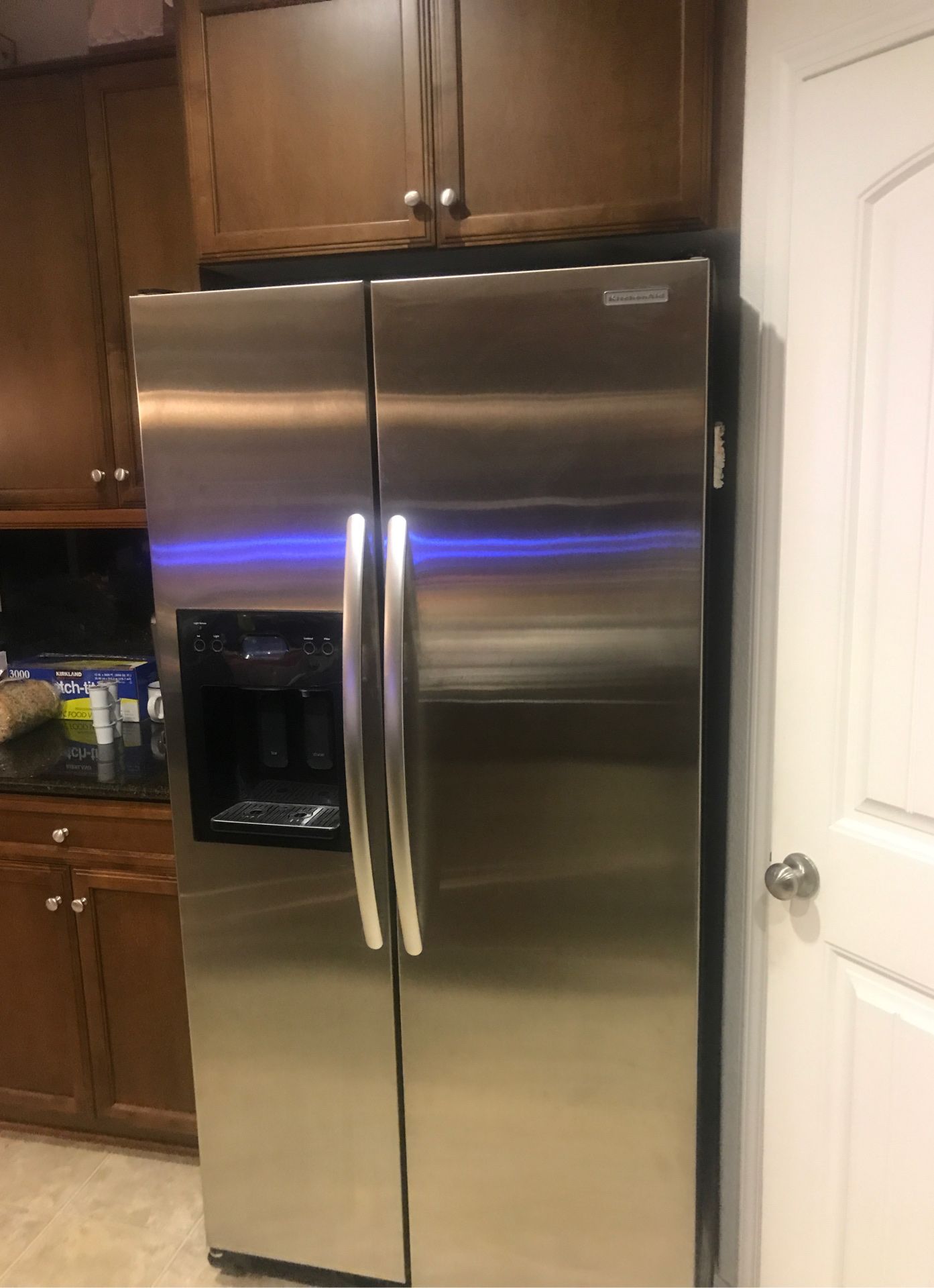 Kitchen aid refrigerator for Sale in Beaumont, CA - OfferUp