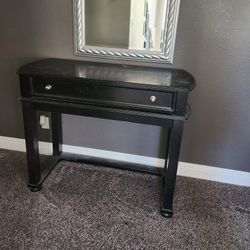 Entry Table/ Desk 