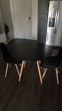 Table 4 chairs included