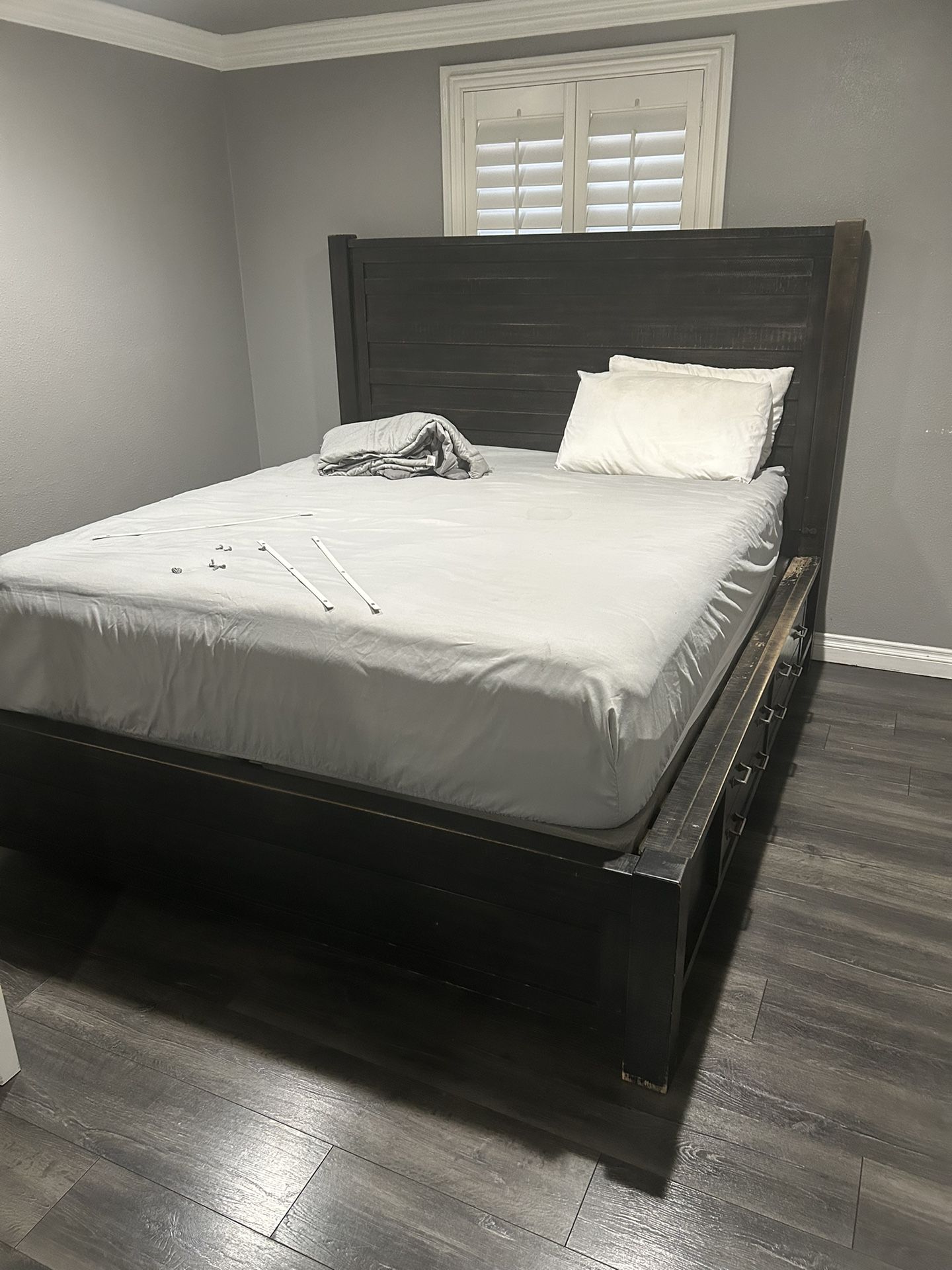 CAL KING BED SET