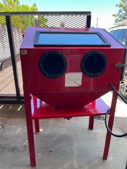 Central Pneumatic Sand Blasting Cabinet