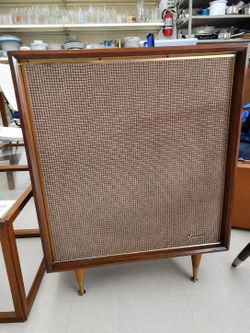 VINTAGE MID CENTURY MODERN MAGNAVOX CONSOLE RADIO TURNTABLE  SPEAKER