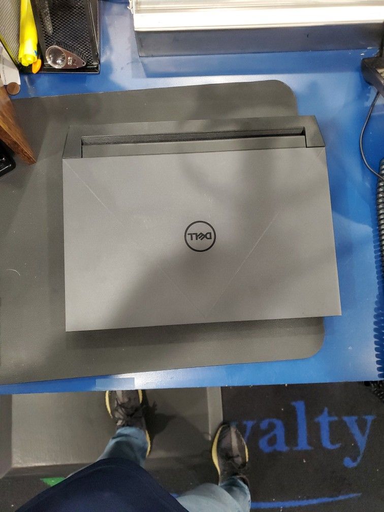 DELL💻LAPTOP