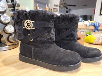 Size 7 GUESS boots NEW
