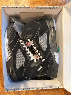 Air Jordan 5 metallic size 10 10.5 11.5