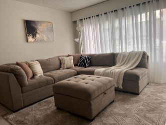 6 piece modular sectional in light grey