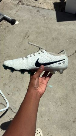 Soccer Cleats Nike Legend 10 Elite 30 FG SE