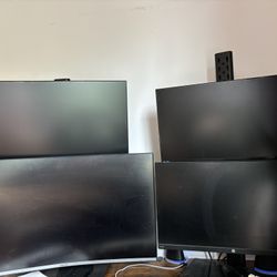 Alienware R10 GTX 3060TI With 4 Monitors and Standing Desk And Chair