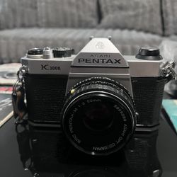 Pentax K1000 35mm SLR Film Camera w 50mm PK Mount Manual Focus Lens 