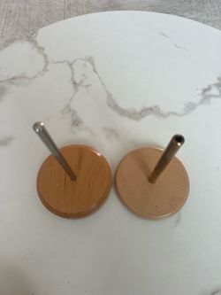 2 Pack Wooden Yarn Holder Spinner Rotating Spindle for Knitting & Crochet