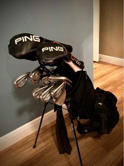 Titleist Golf Bag w/ PNG Clubs complete set .
