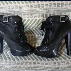 ALDO LEATHER BOOTIES 