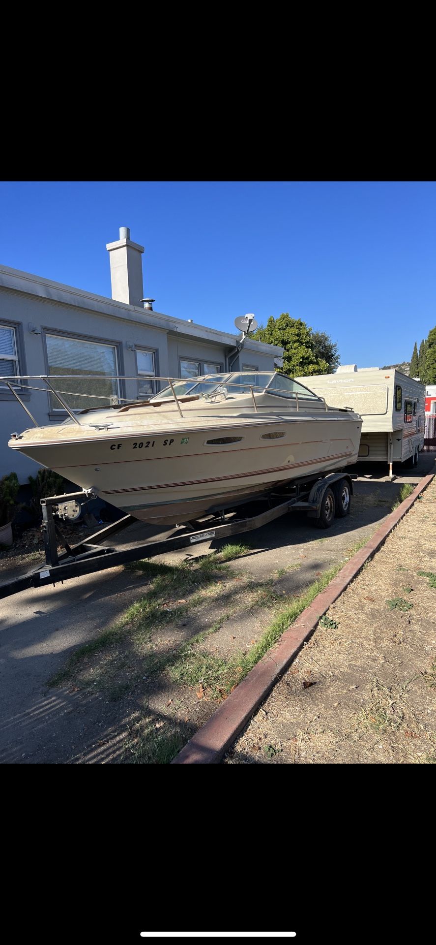 1987 Sea Ray Cuddy Cabin 210